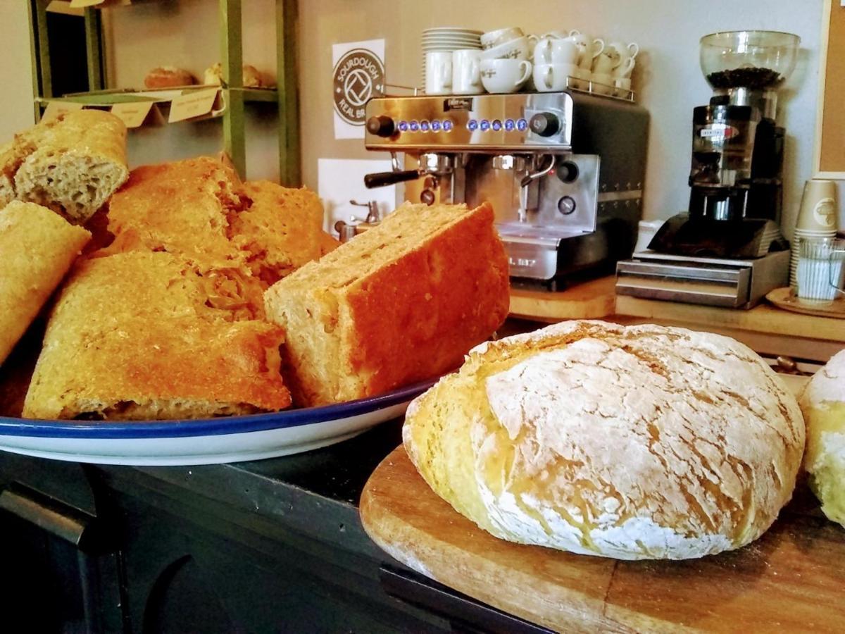 The Bear Bread Bakery B&B, Ensuite Rooms Above The Bakery, Colyton Eksteriør billede